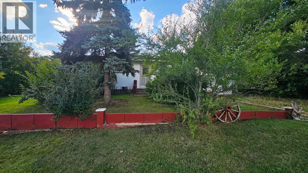 5006 45 Street, Castor — photo 1