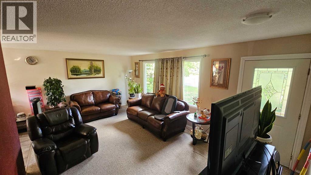 5006 45 Street - Image 21
