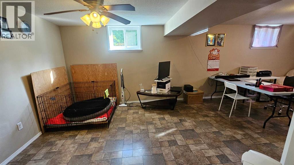 5006 45 Street - Image 31