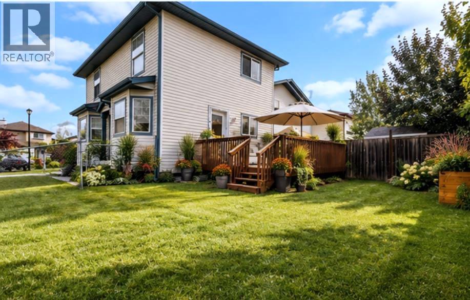 16 Canoe Close SW - 13