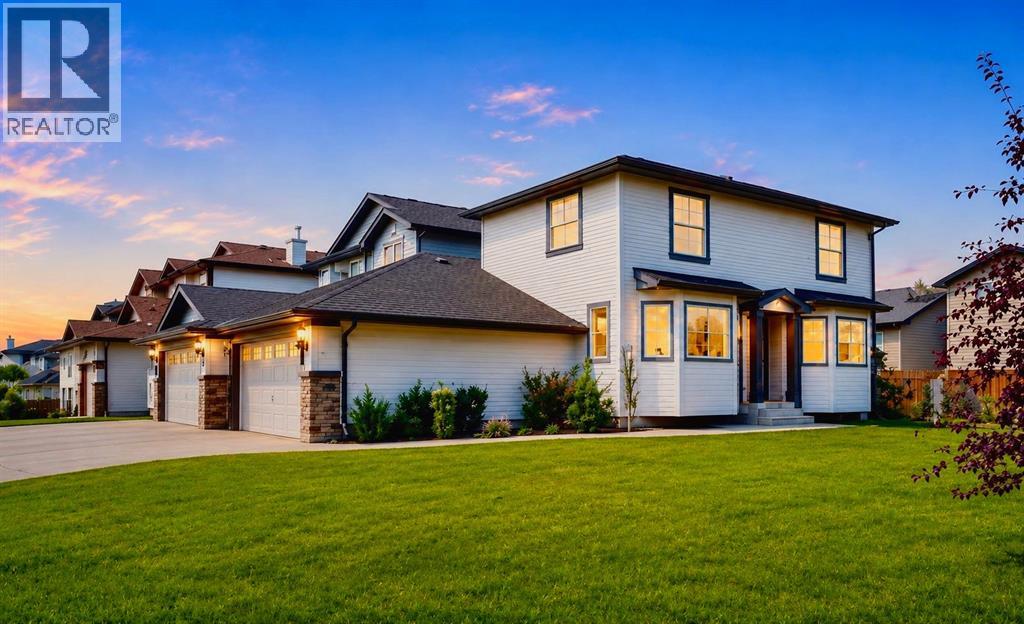 16 Canoe Close SW - 1