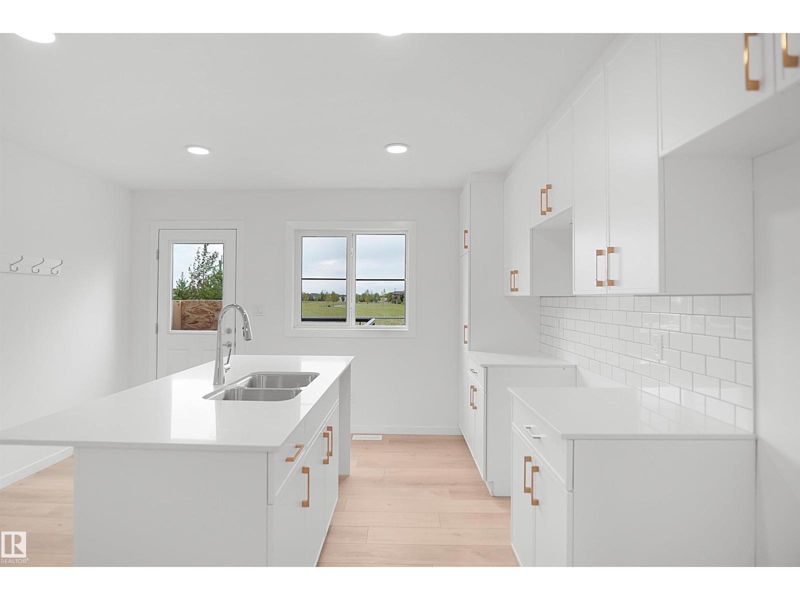 #18 3705 141 ST SW - 13