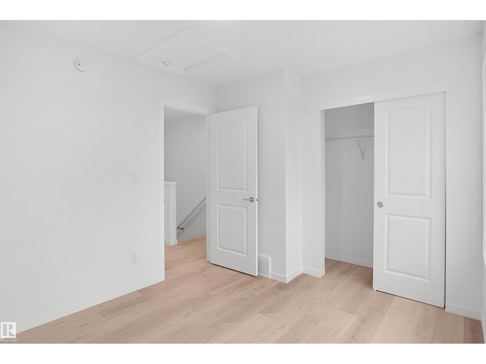 #18 3705 141 ST SW - 22