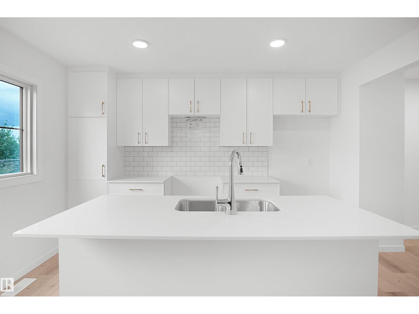 #18 3705 141 Street SW, Desrochers Area — new townhouse, photo 11