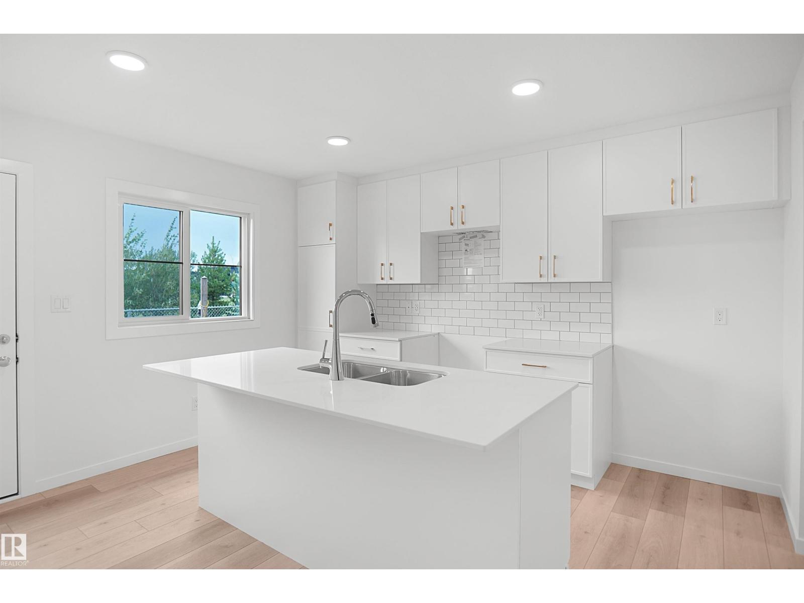 #18 3705 141 Street SW, Desrochers Area — new townhouse, photo 10