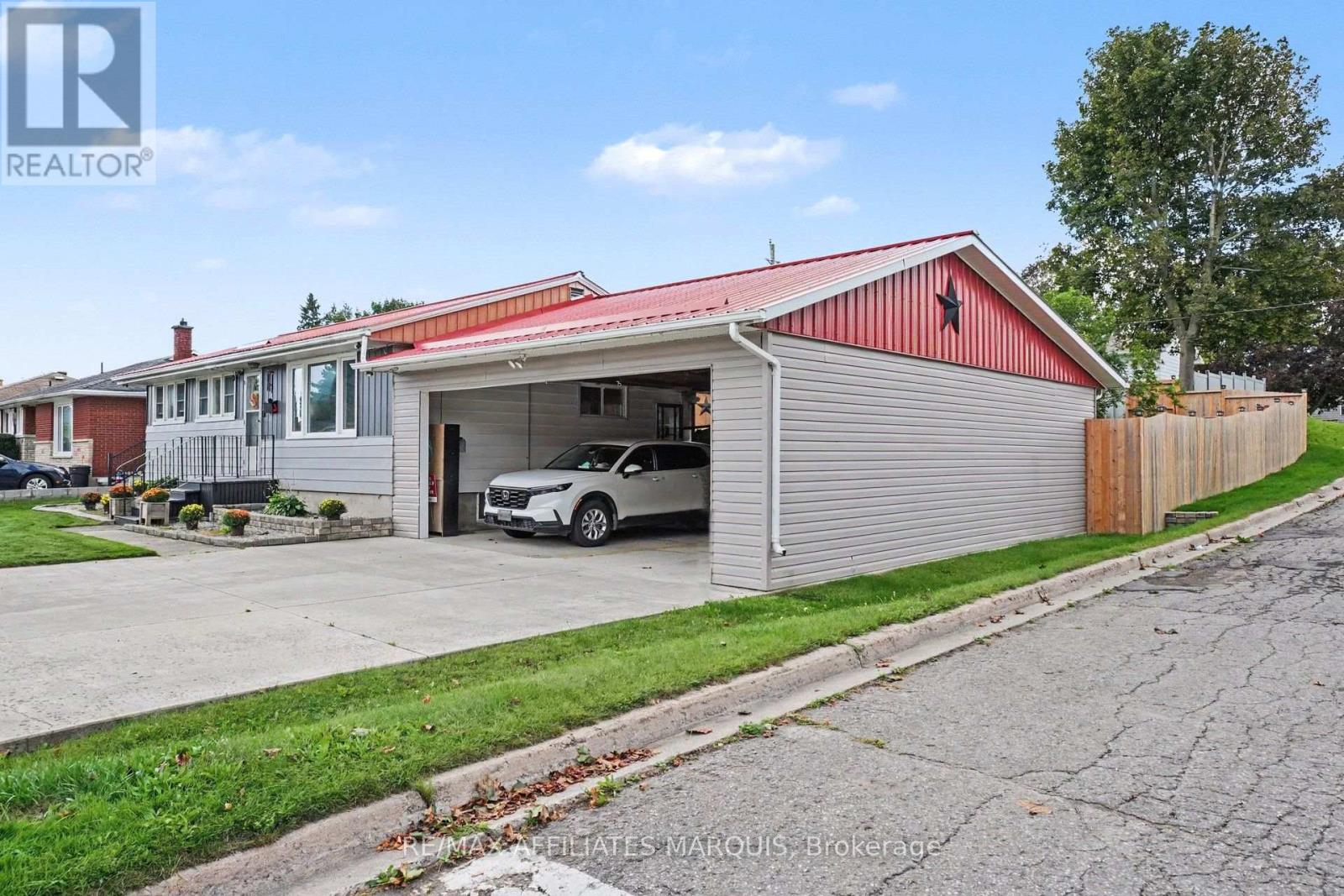 86 JASPER AVENUE - 3