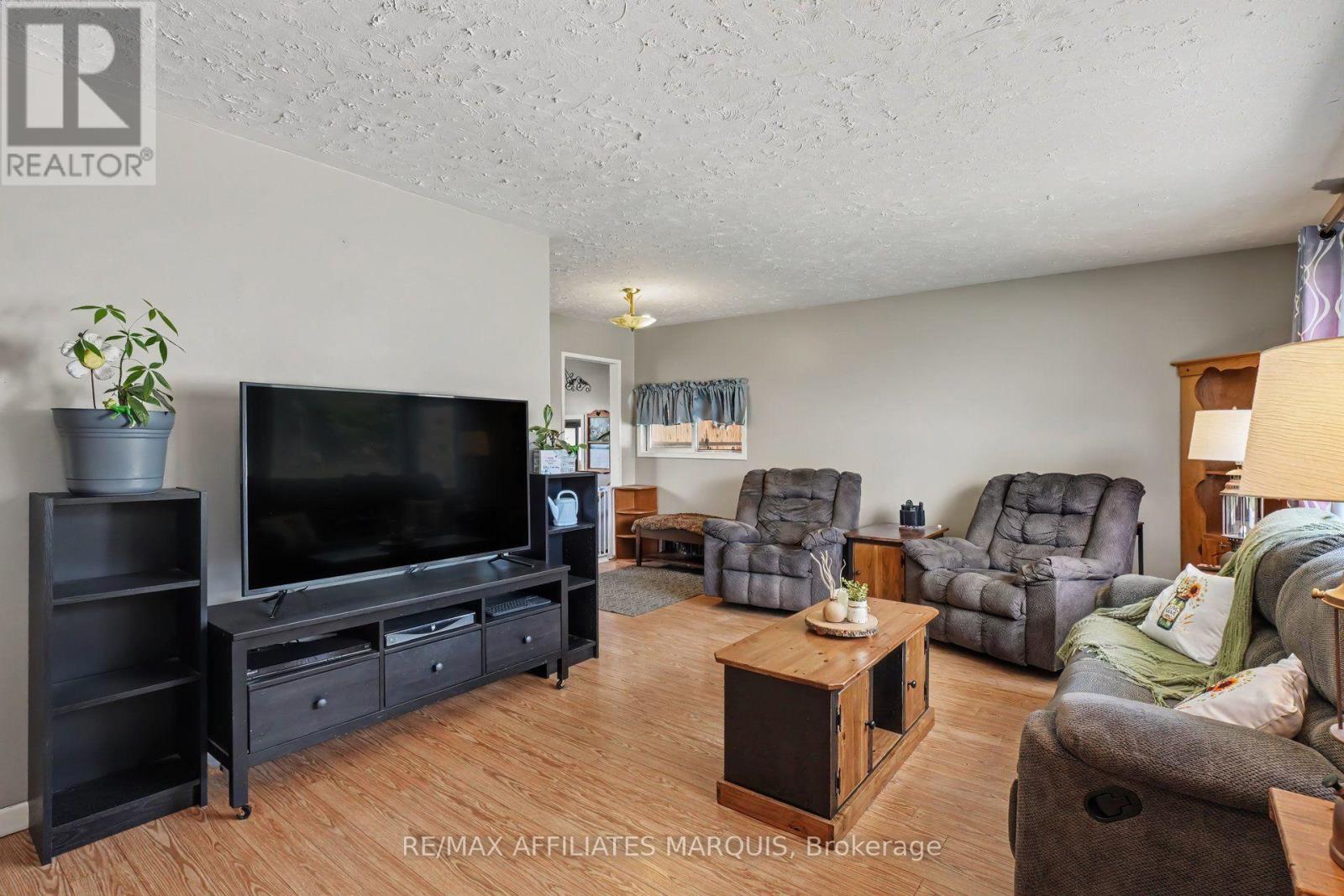 86 JASPER AVENUE - 6