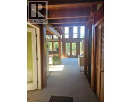 Living room - 325 East Wilson Creek  E Road, Rosebery, BC V0G1S1 Photo 6