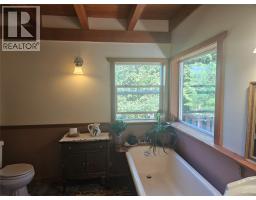 Bedroom - 325 East Wilson Creek  E Road, Rosebery, BC V0G1S1 Photo 8