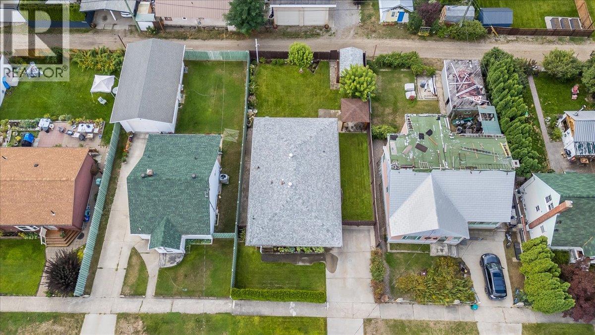 2038 Sixth Avenue, Trail