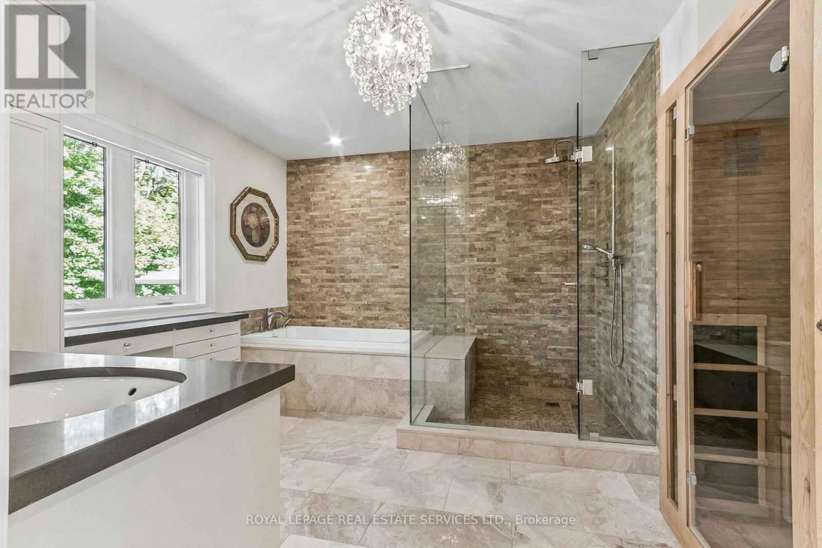 42 RYKERT CRESCENT - 23