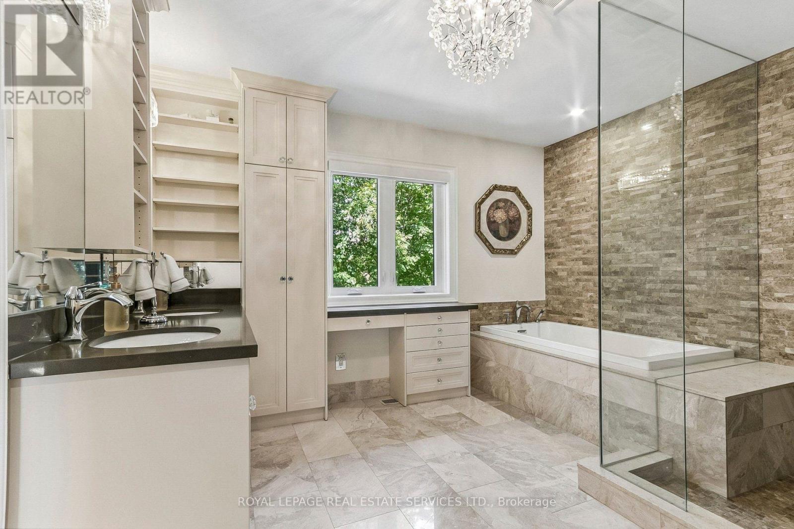 42 RYKERT CRESCENT - 24