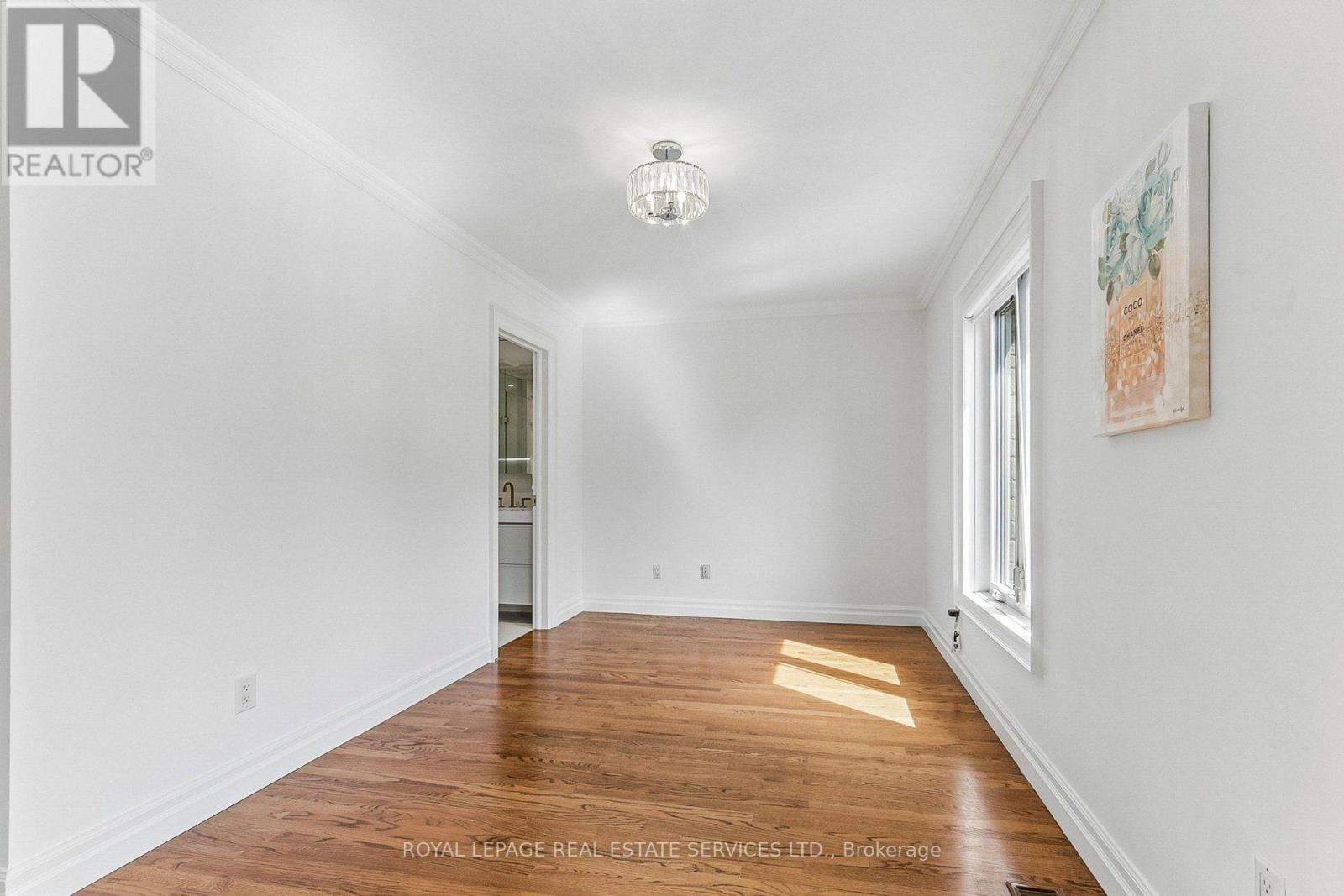 42 RYKERT CRESCENT - 32