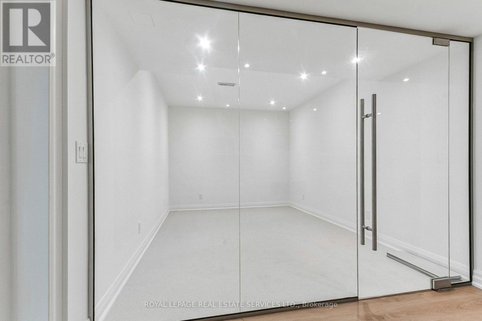 42 RYKERT CRESCENT - 38