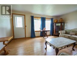 Bedroom - 1360 Turkey Point Road, Norfolk, ON N3Y4X1 Photo 9