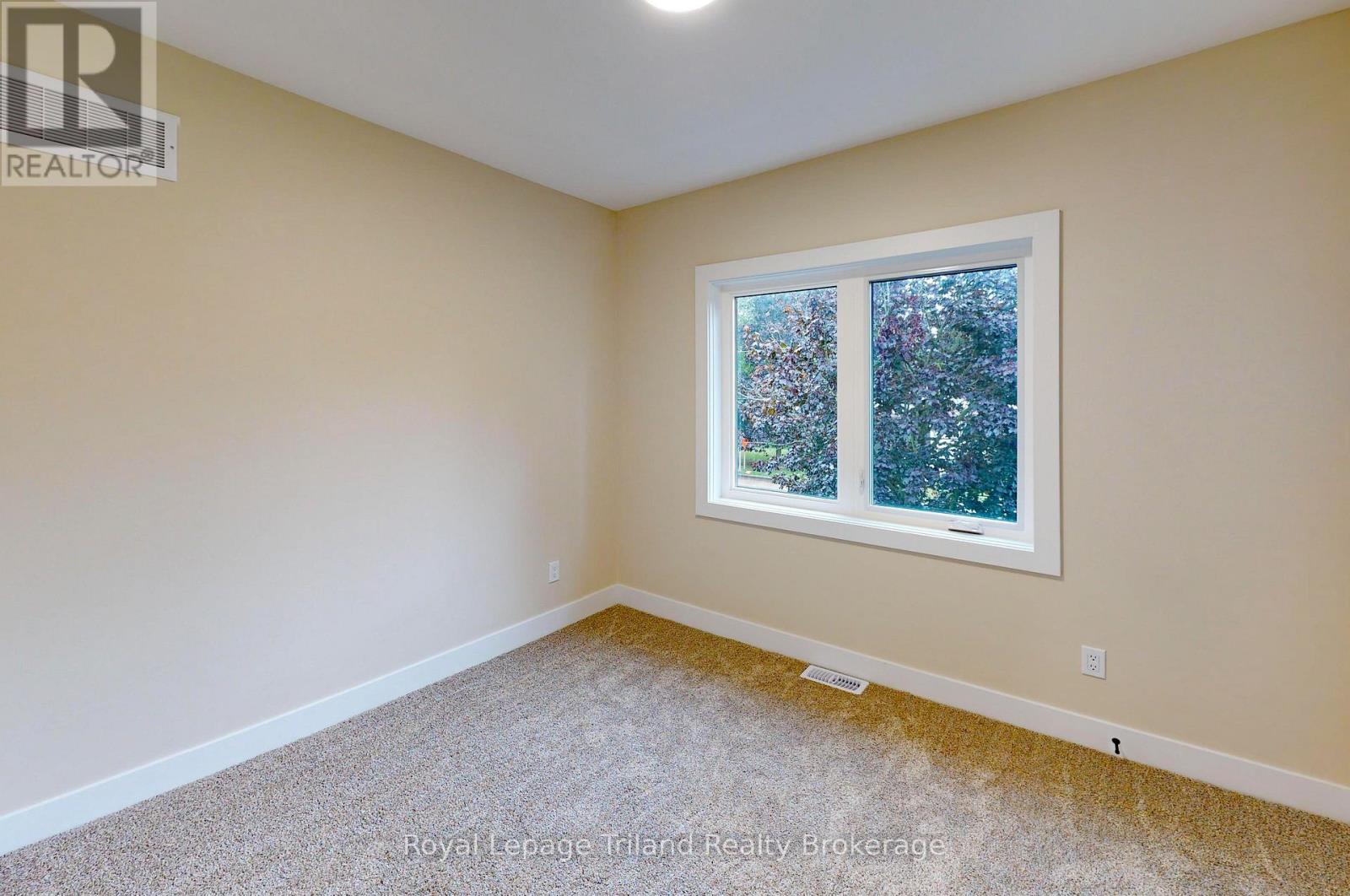 276 MAIN STREET W - 24