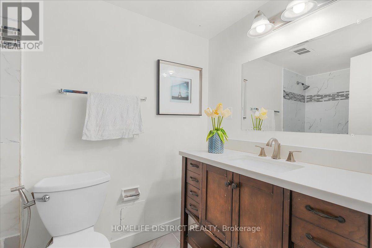 #404 3420 EGLINTON AVENUE E - 24