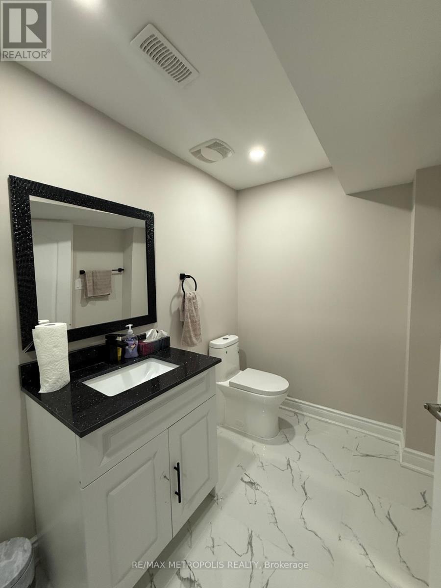 BSMT - 204 MONTGOMERY AVENUE, Whitby (Brooklin) — photo 2