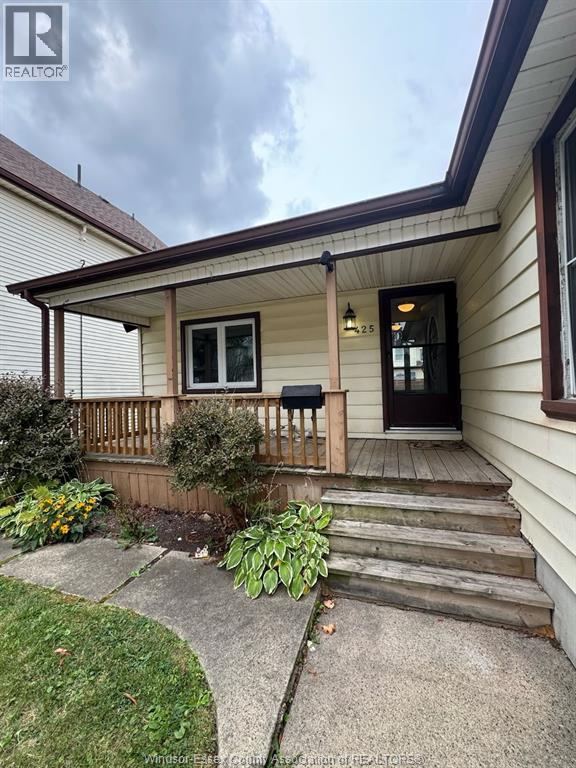 425 CHILVER ROAD, Windsor — photo 3