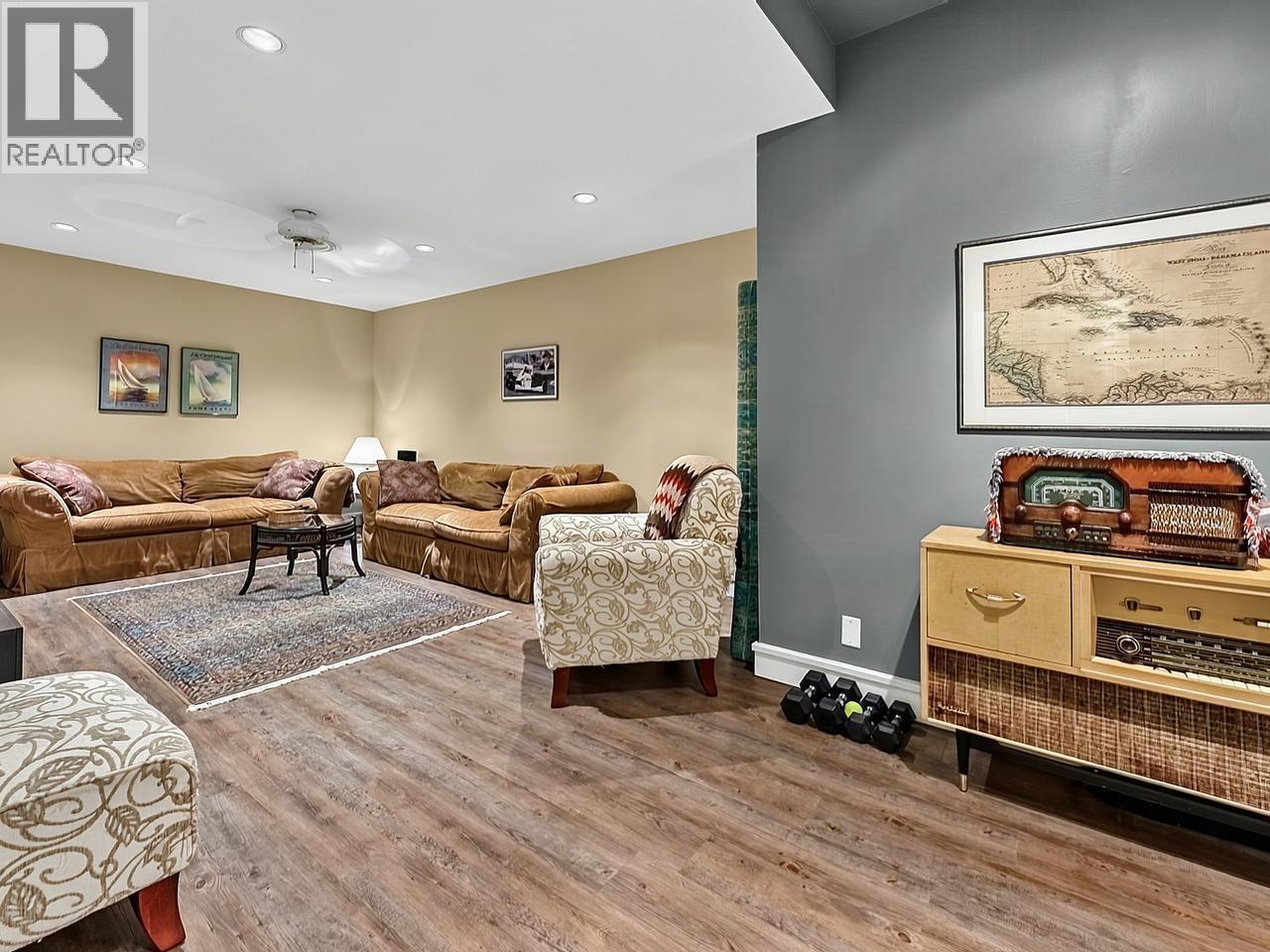 8568 BEDORA PLACE, West Vancouver