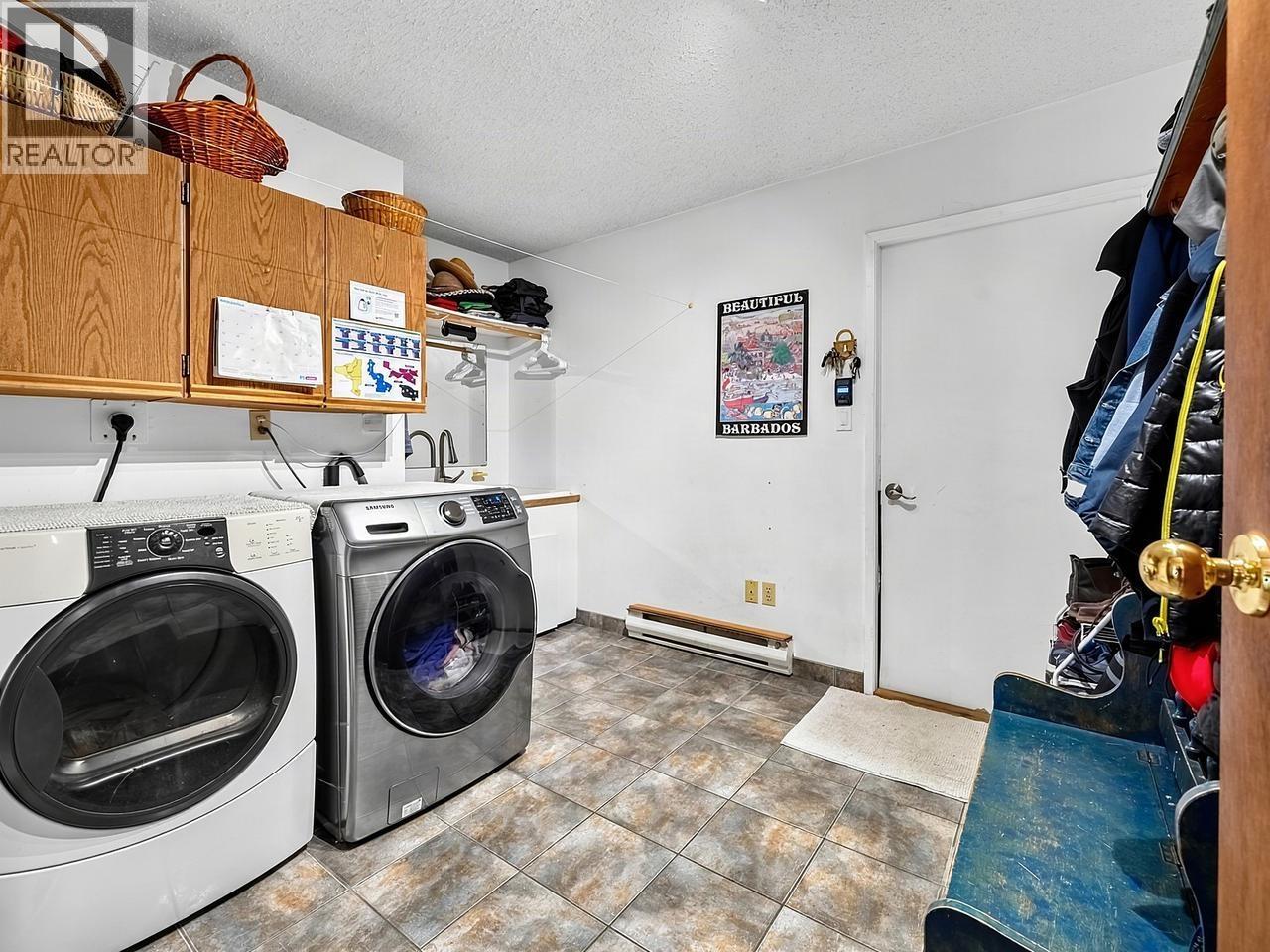 8568 BEDORA PLACE, West Vancouver