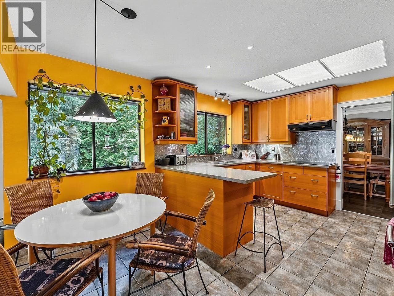 8568 BEDORA PLACE, West Vancouver