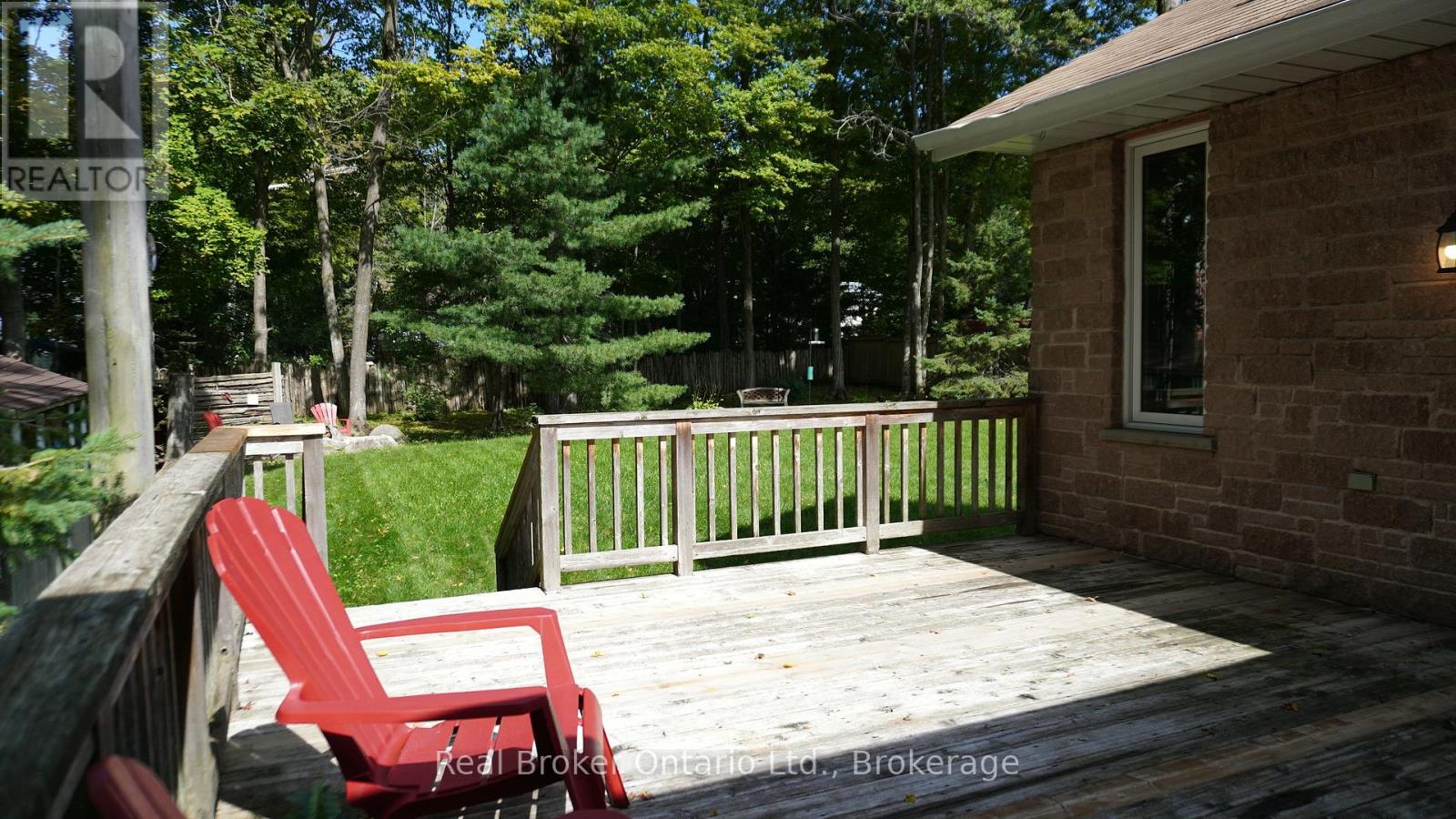 16 MUNDY AVENUE - 25