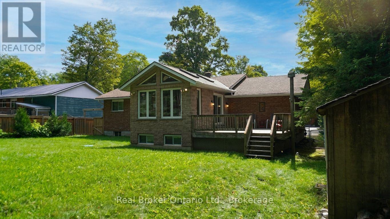 16 MUNDY AVENUE - 28