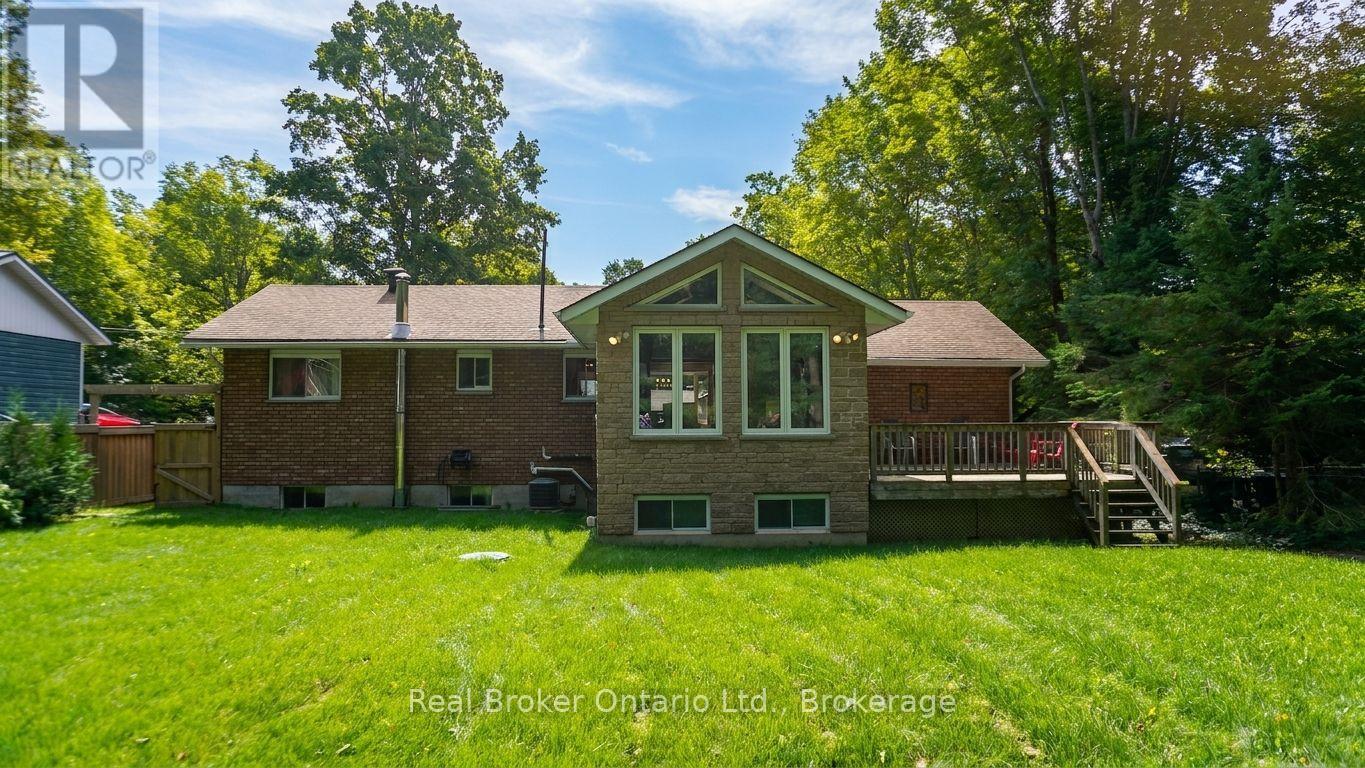 16 MUNDY AVENUE - 31