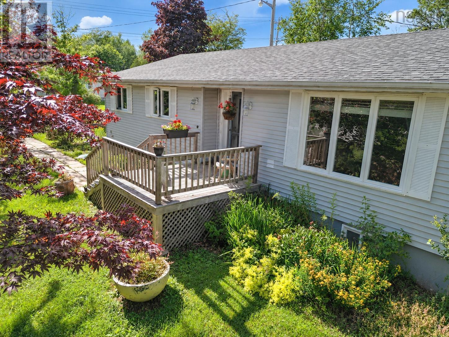 86 Queen Street, Baddeck — photo 2