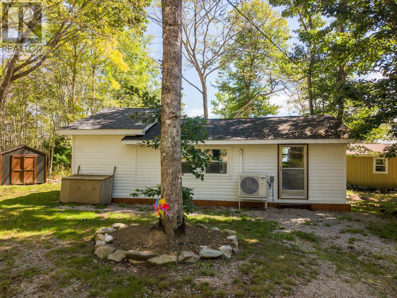73 Beechwood Drive, Forest Glen — photo 3