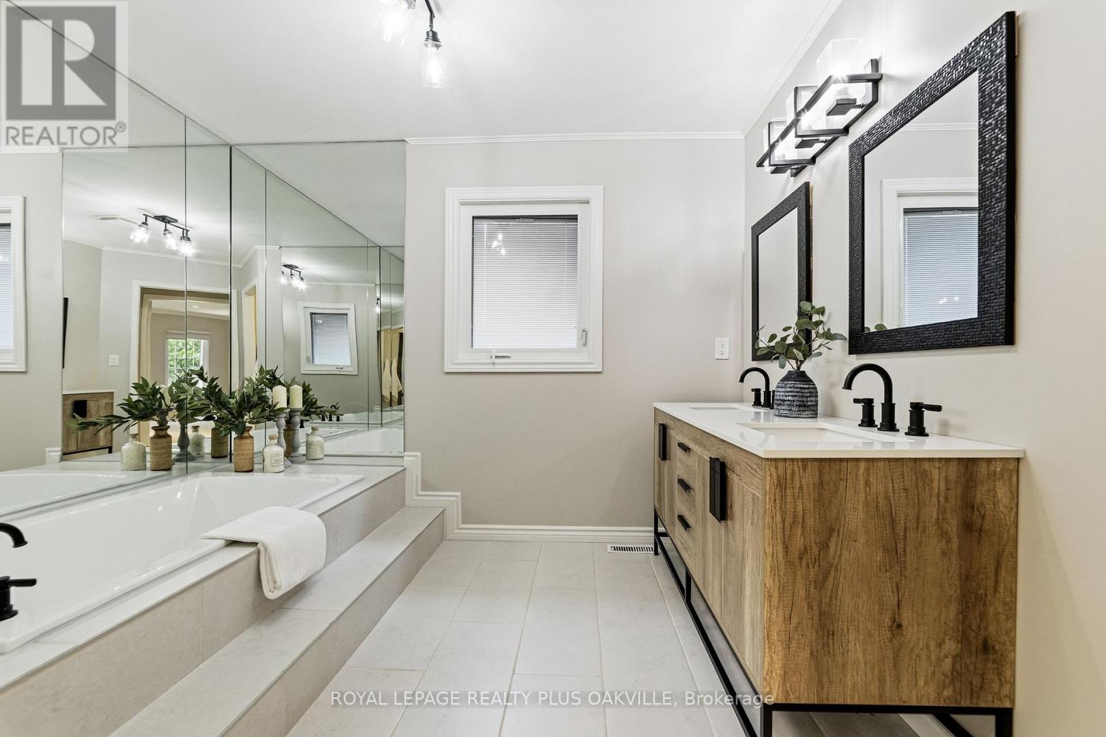 1113 VALLEYWOOD COURT - Image 30