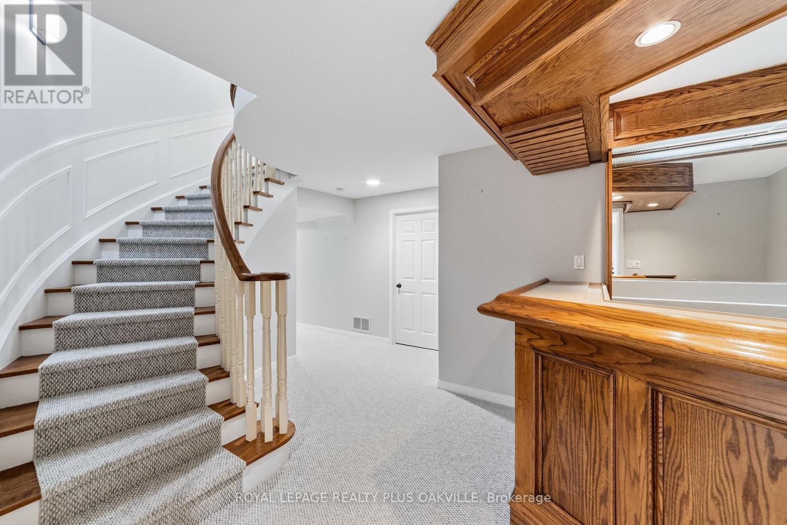 1113 VALLEYWOOD COURT - Image 35