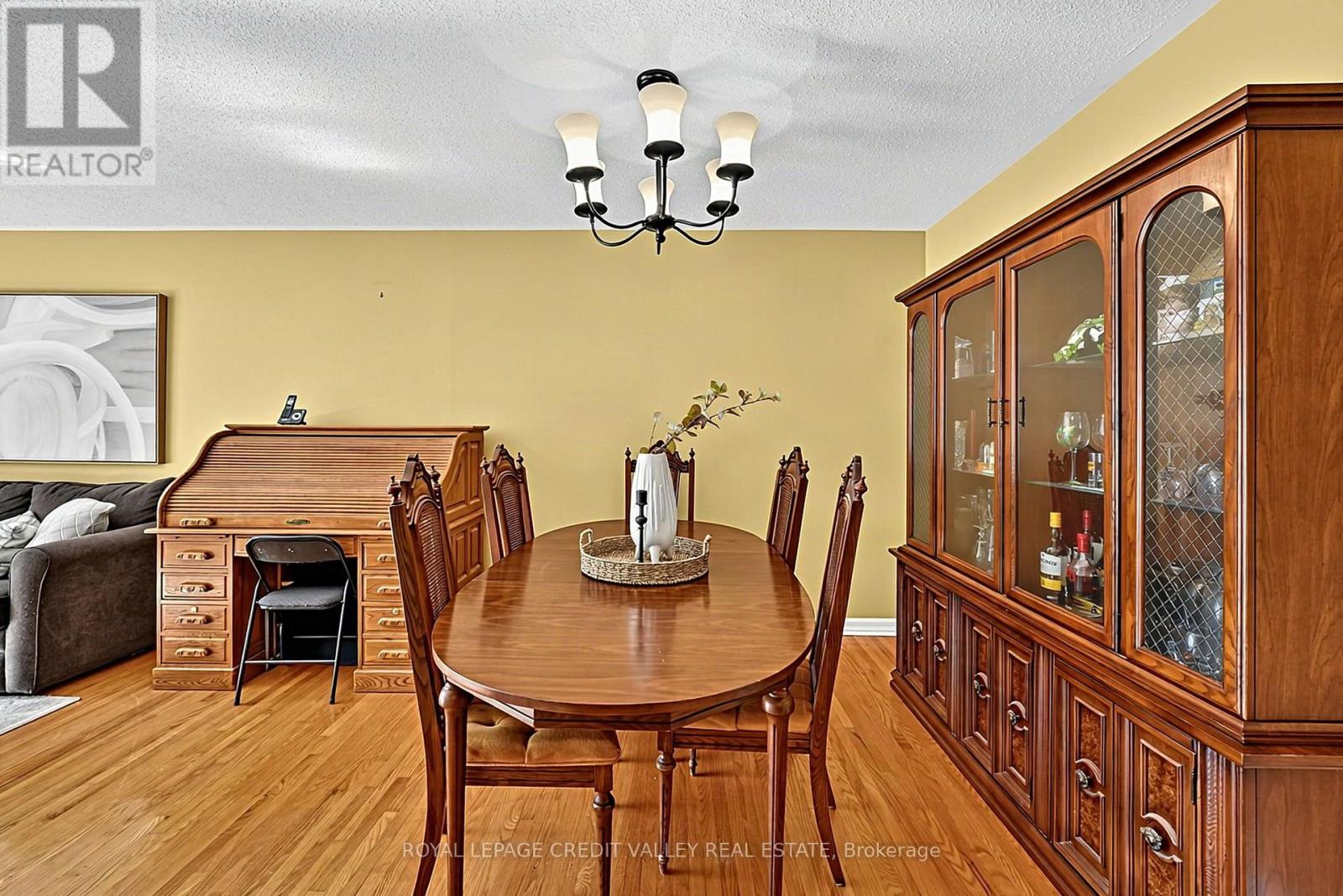 16 LOCKTON CRESCENT - 12