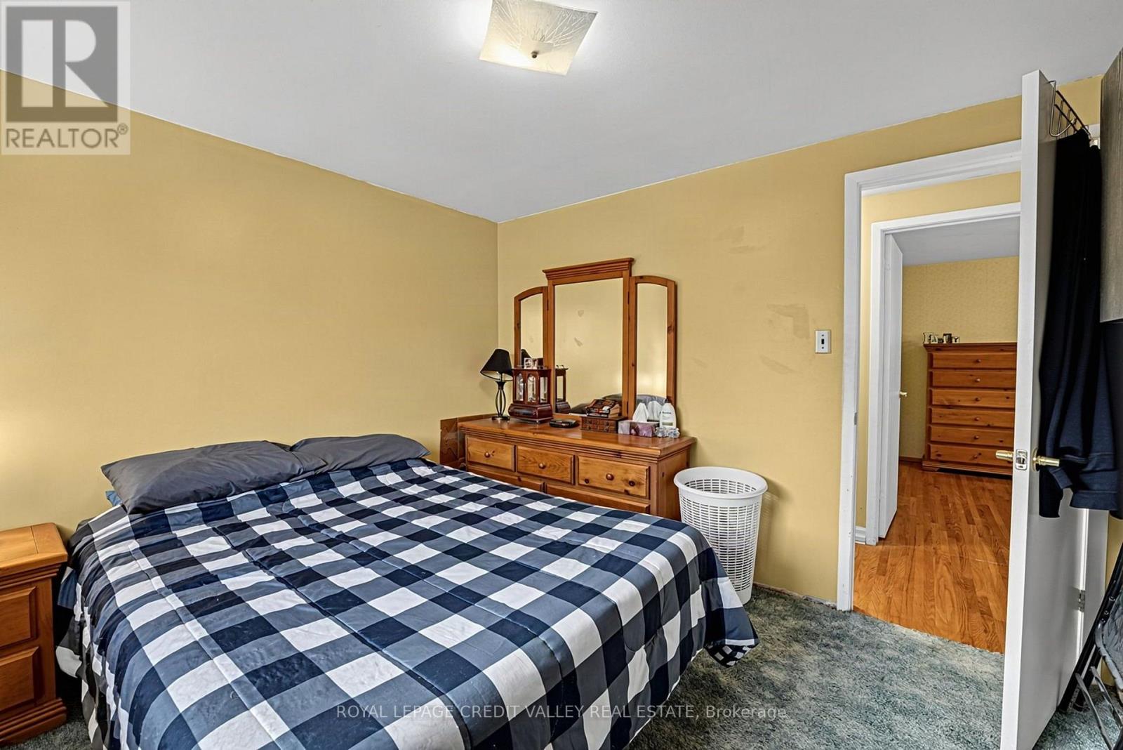 16 LOCKTON CRESCENT - 22