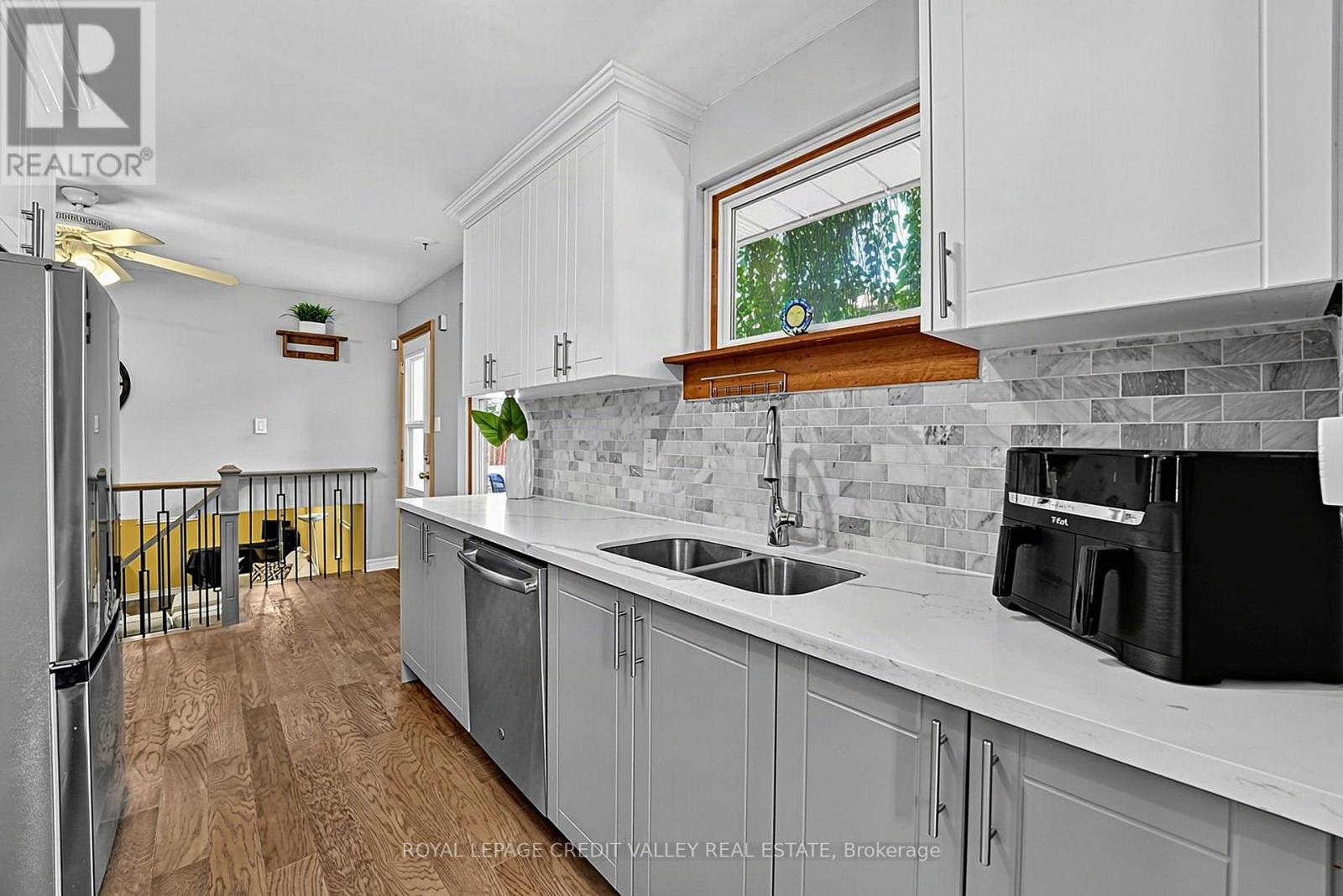 16 LOCKTON CRESCENT - 8