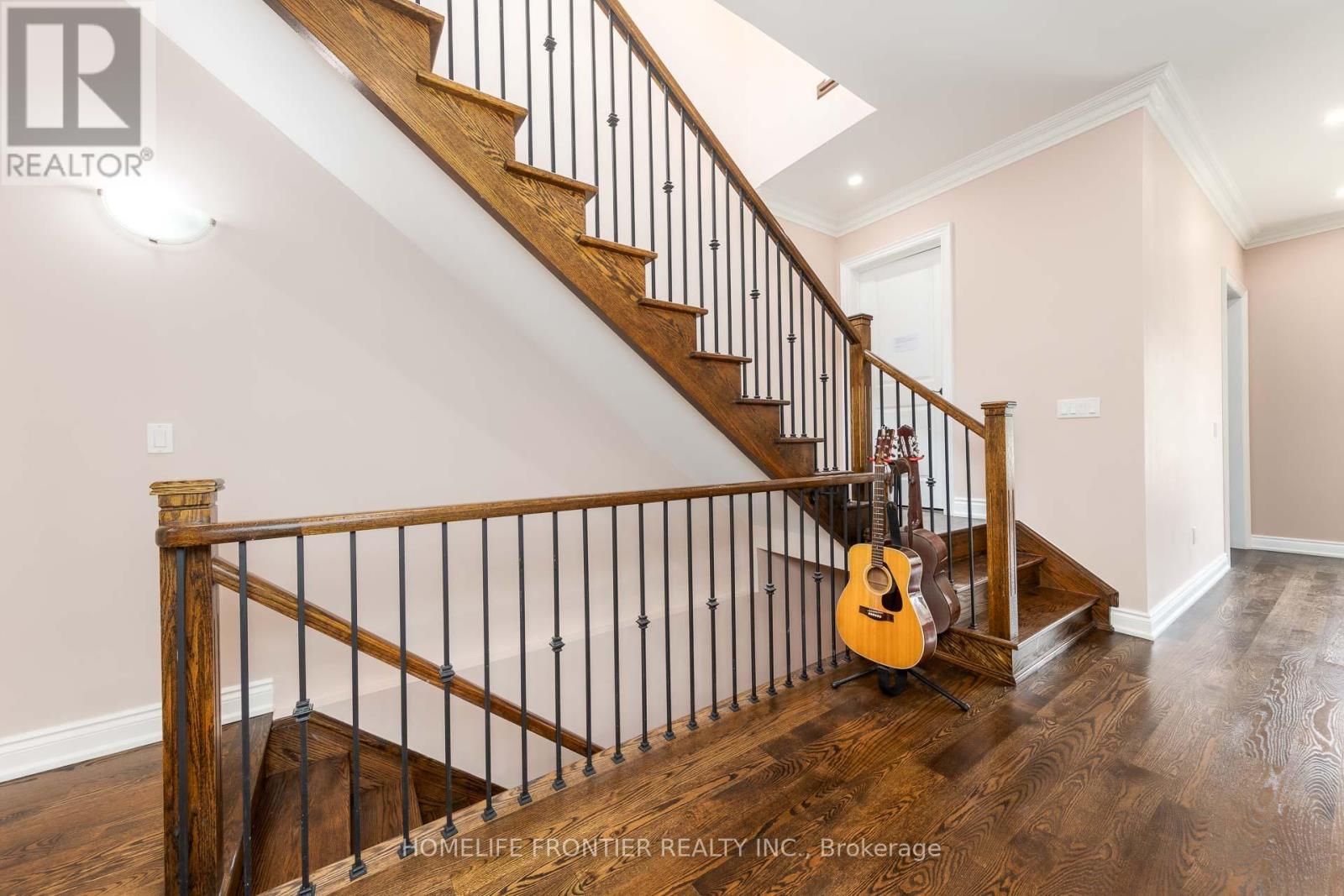183 FINCH AVENUE E - Image 10
