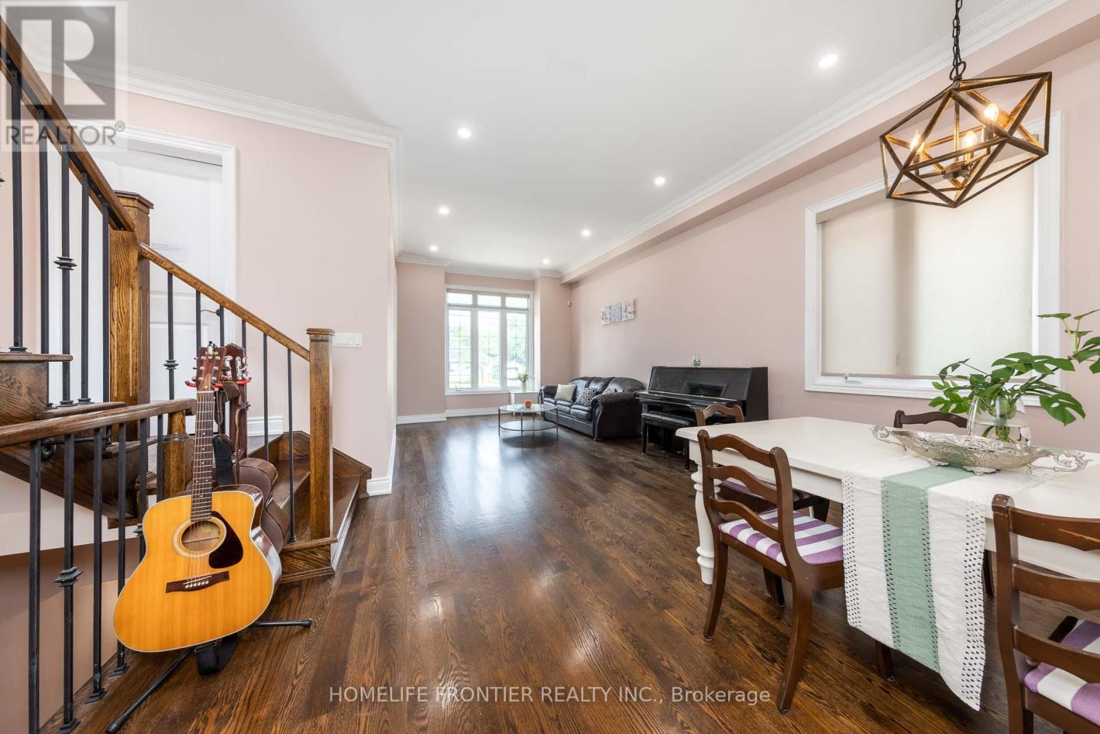 183 FINCH AVENUE E - Image 11