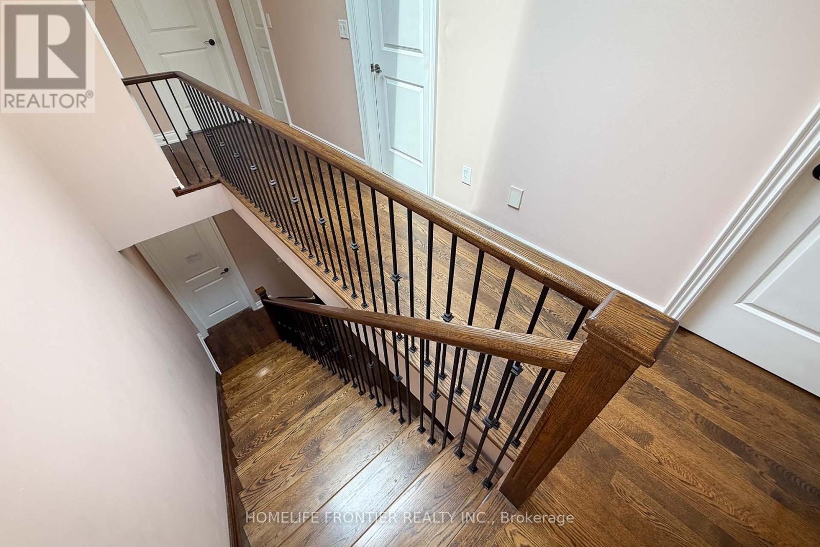 183 FINCH AVENUE E - Image 25