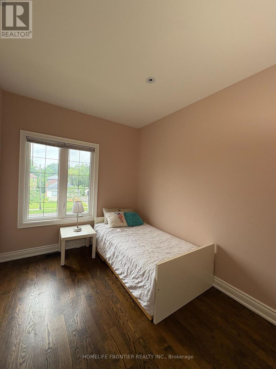 183 FINCH AVENUE E - Image 33