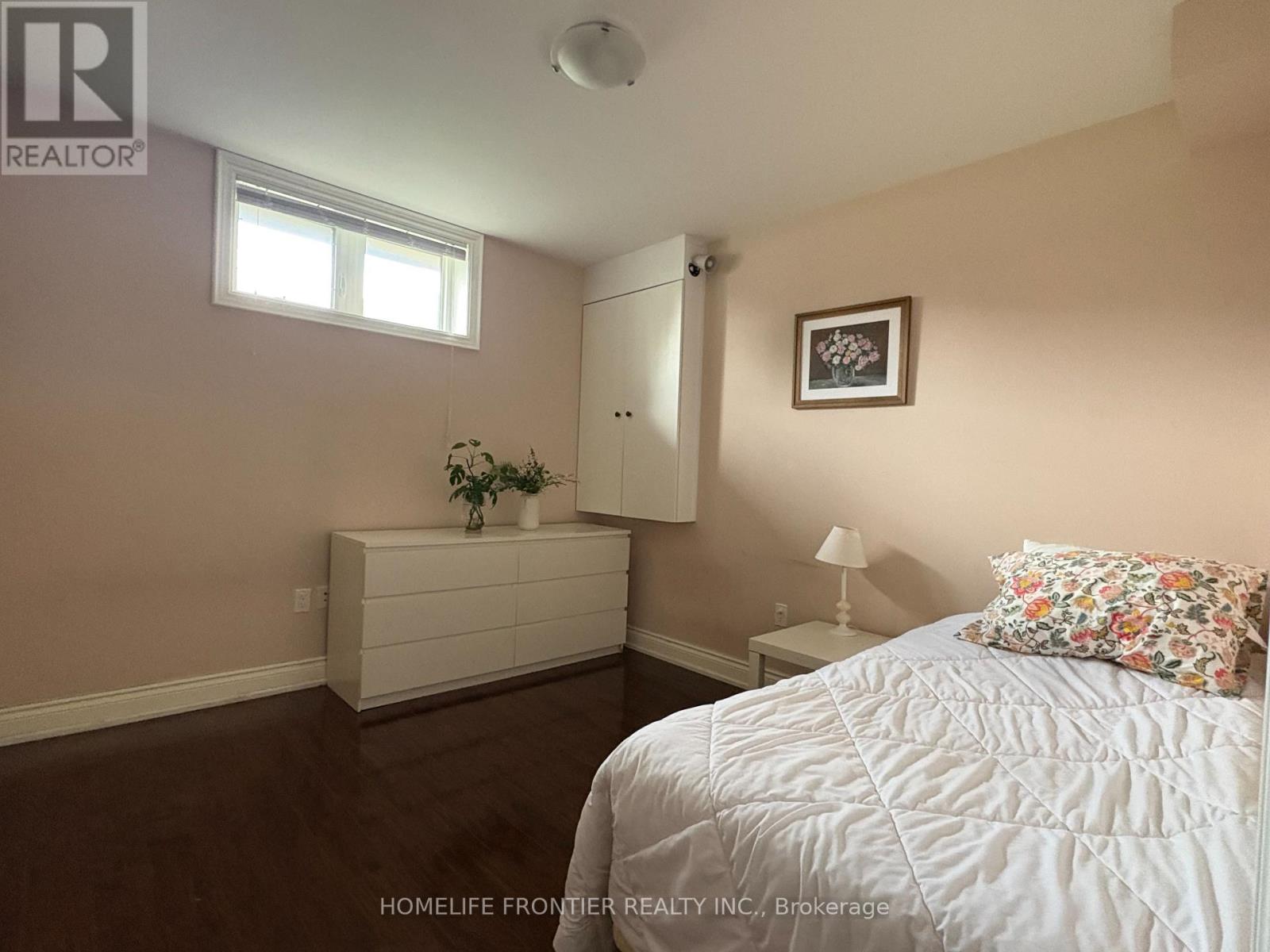 183 FINCH AVENUE E - Image 39