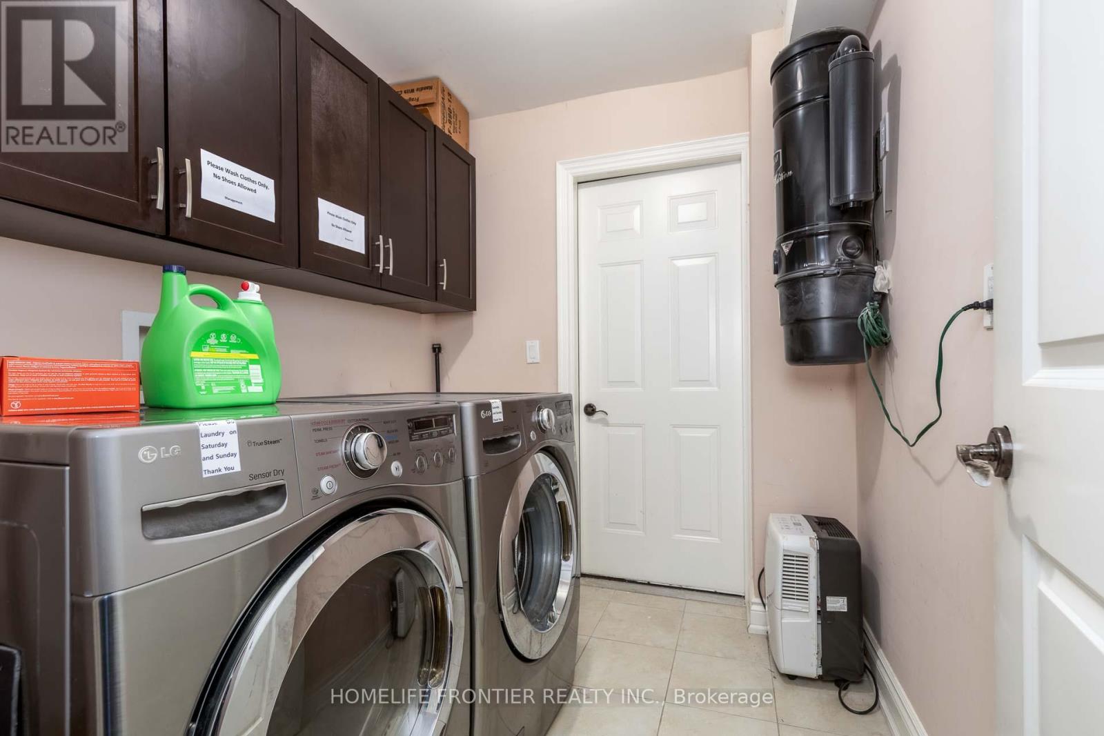 183 FINCH AVENUE E - Image 38