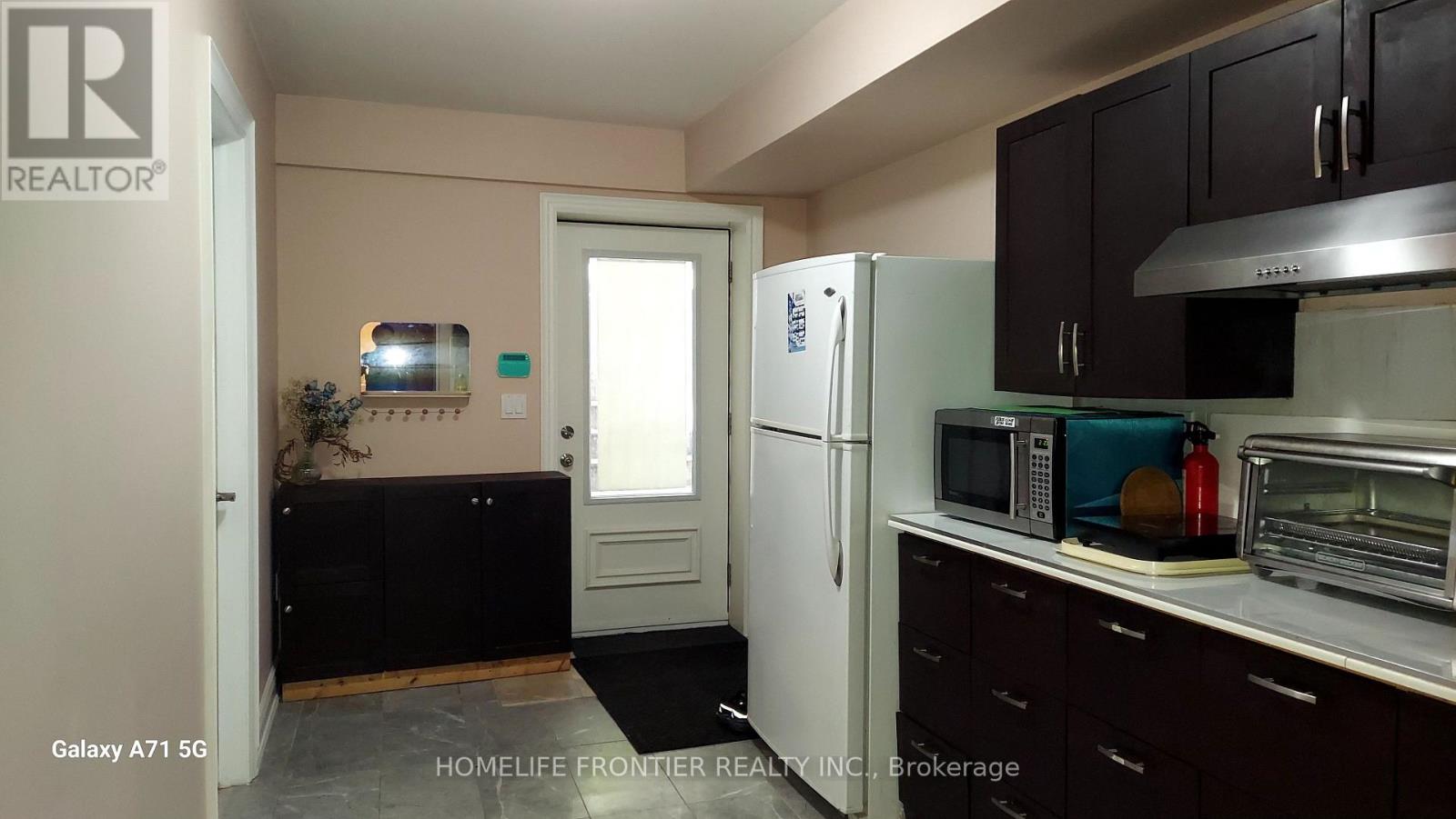 183 FINCH AVENUE E - Image 37