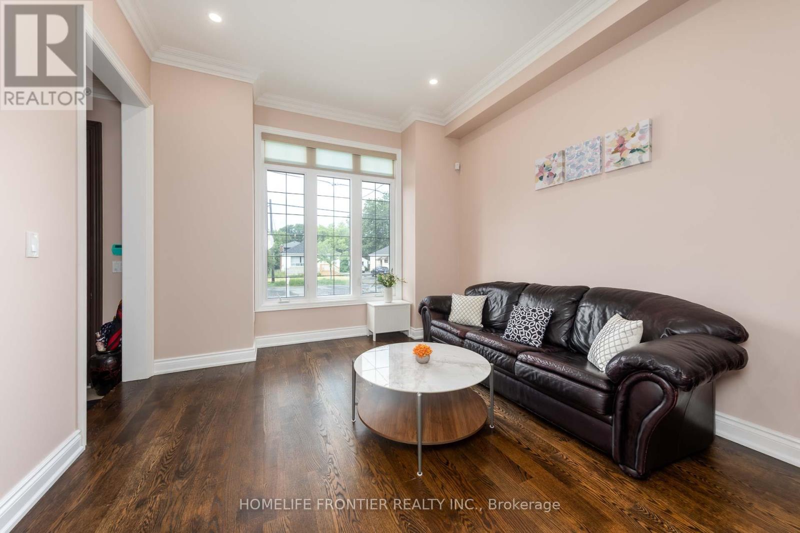 183 FINCH AVENUE E - Image 5