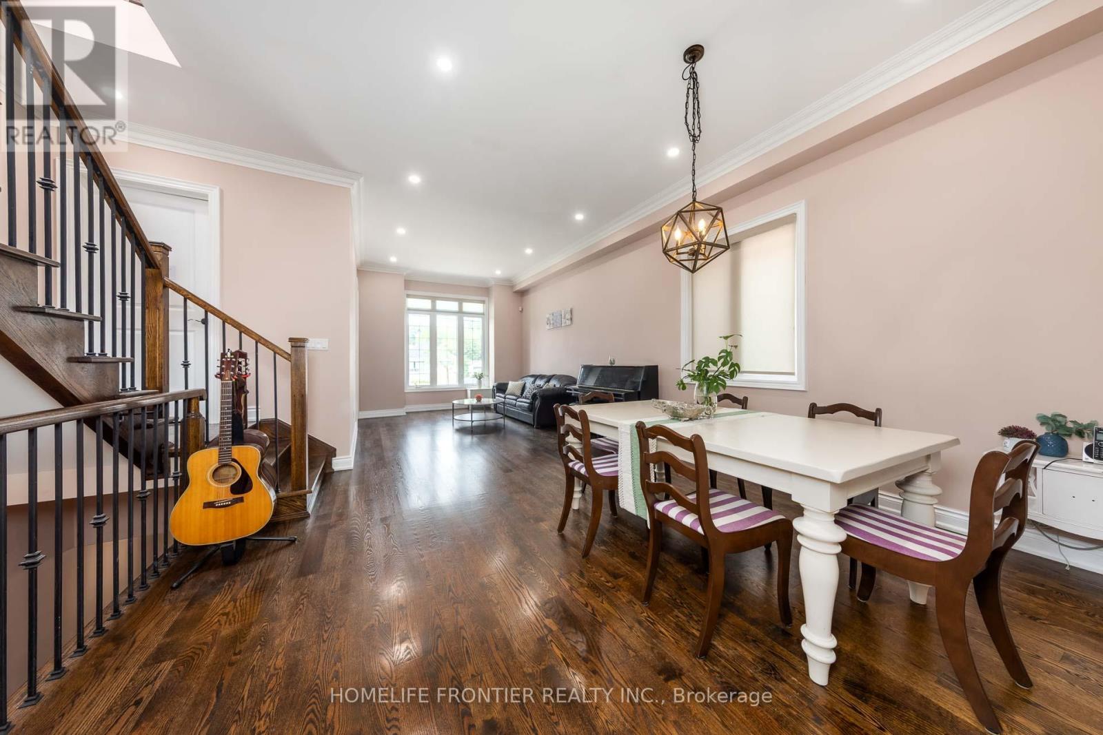 183 FINCH AVENUE E - Image 9