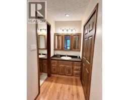 Bedroom 3 - 1365 S 5 Highway, Valemount, BC V0E2Z0 Photo 11
