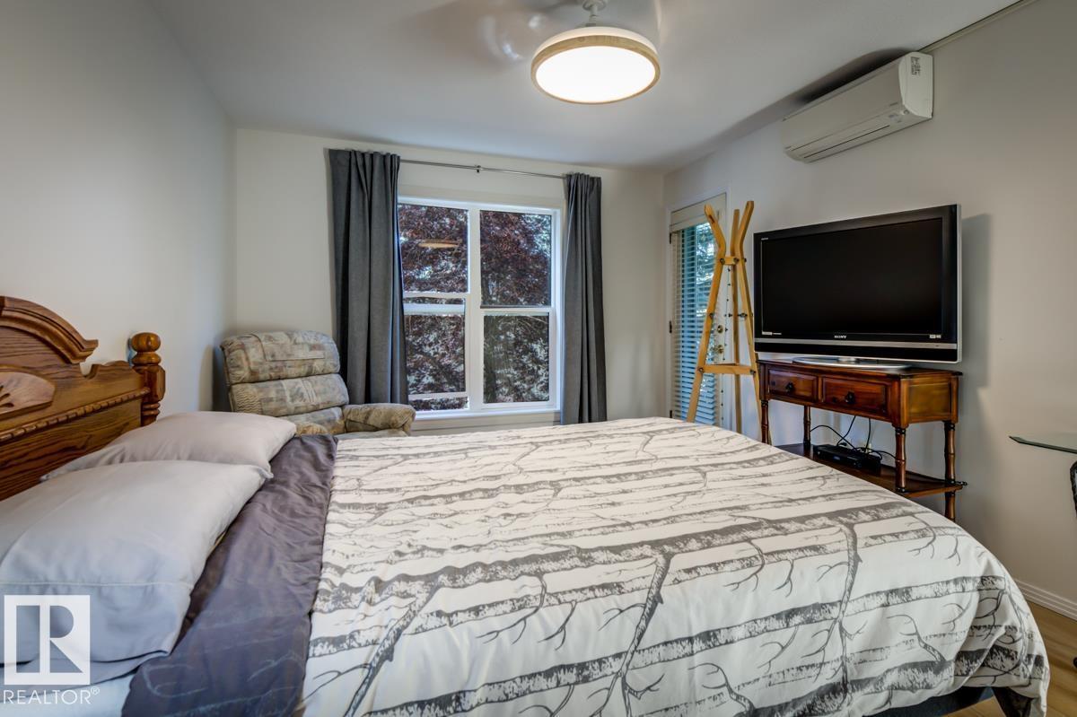 #212 8912 156 ST NW - 12