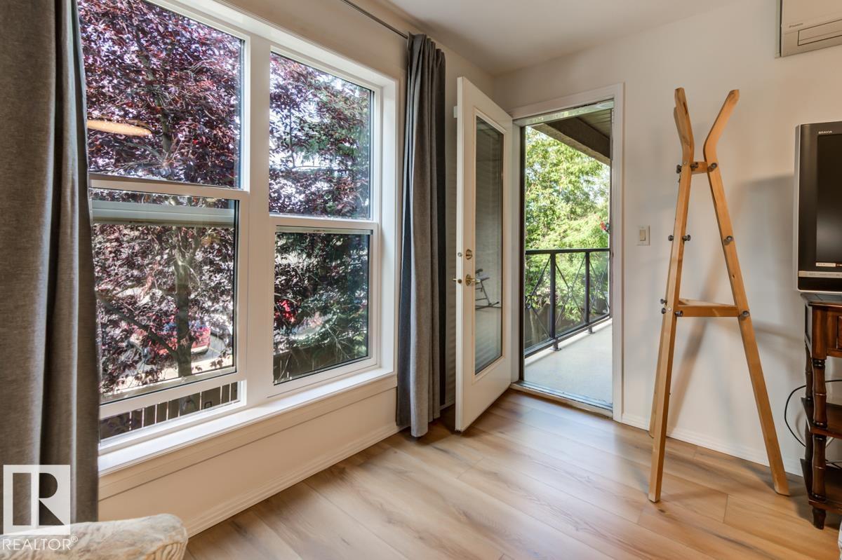 #212 8912 156 ST NW - 15