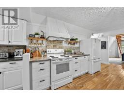 Kitchen - 1073 Cedar Beach Road, Bracebridge), ON P1L1W8 Photo 11