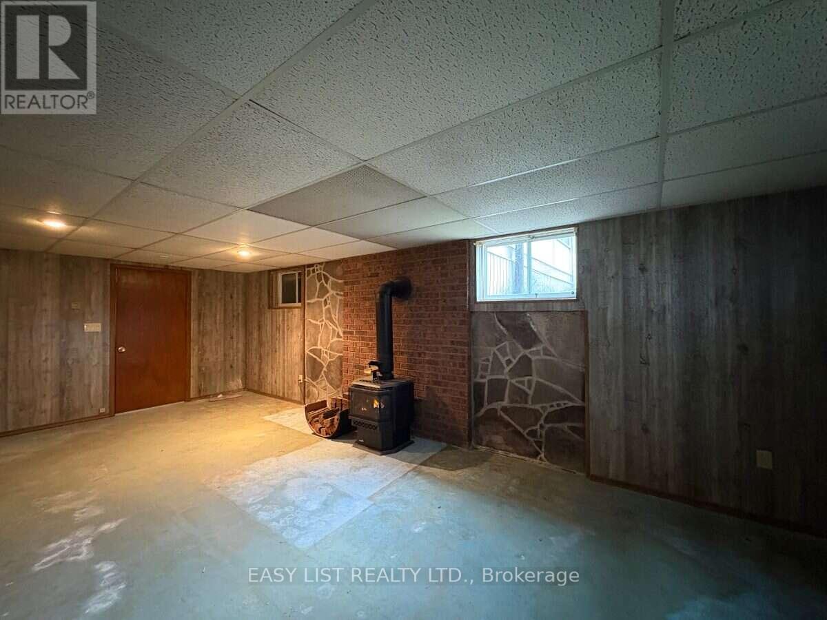 21 BRUCE RD 22 - 23